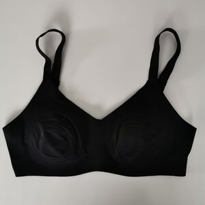 Knix Size 6 Black Padded V-Neck Wireless Wire Free Bra